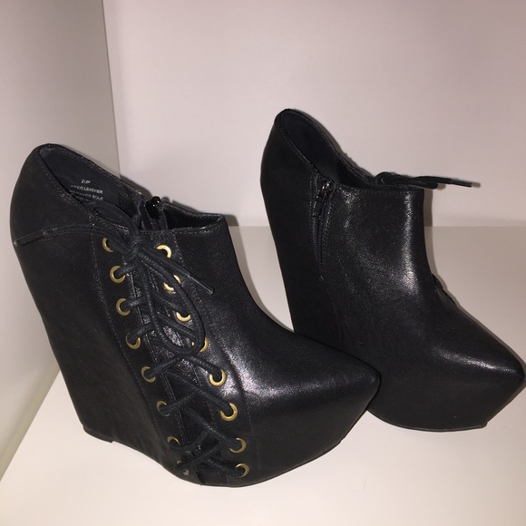 Jeffrey Campell "Zup" Wedge in Black - Picture 3 of 4