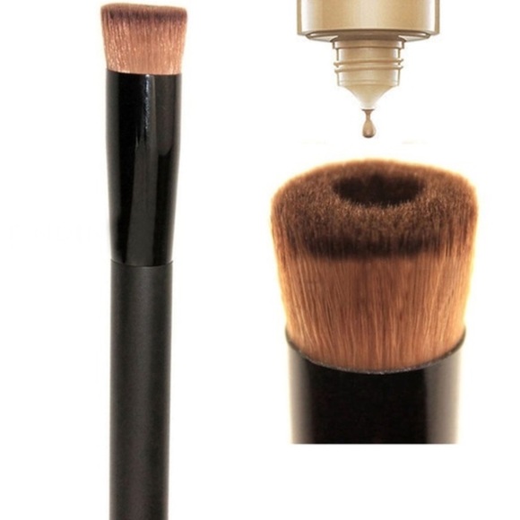 Foundation makeup brush IN STOCK!