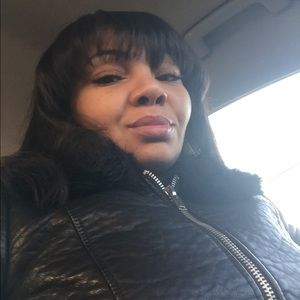 Meet your Posher, Monique