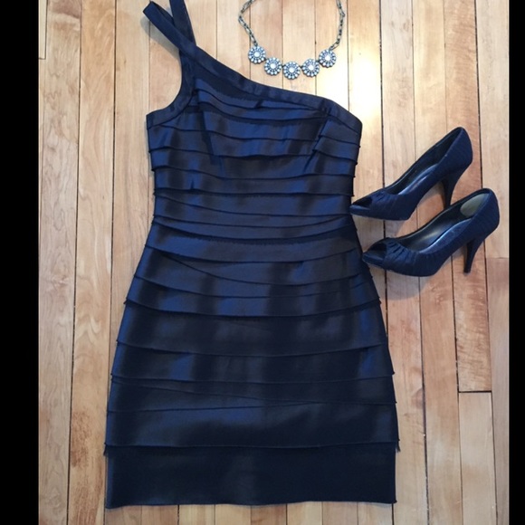 BCBG Black tiered bondage dress, size 2 - Picture 2 of 4