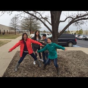 Meet your Posher, Valentina