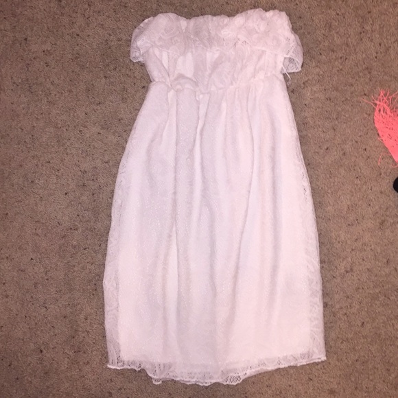 white lace strapless dress