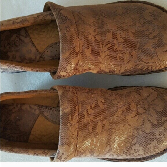 B.O.C. Born clogs 8.5