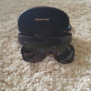 NWOT gorgeous Michael kors sunglasses!