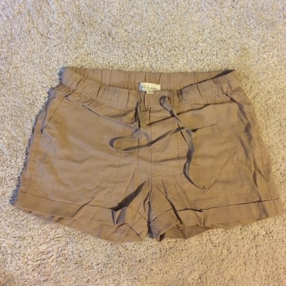 Cloth and stone shorts