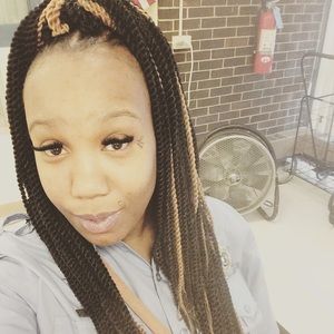 Meet your Posher, Kewana