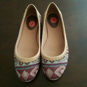 The sak size 7 shoes.