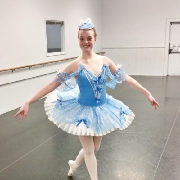 Meet your Posher, Julia - Picture 1 of 1