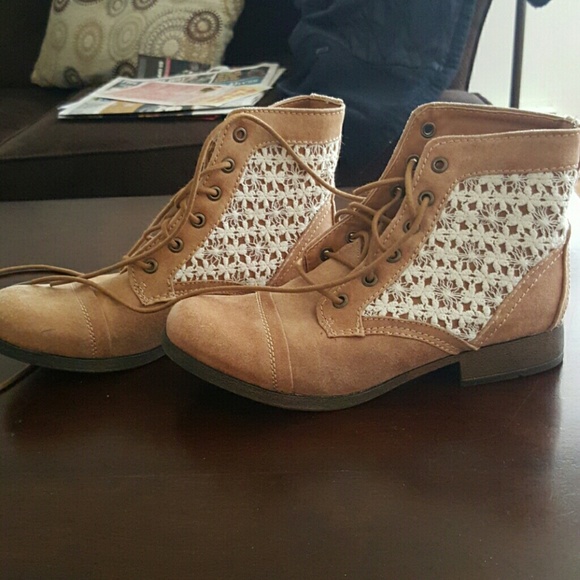 Super cute boots. Never worn!