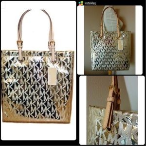 NWT Michael Kors Jet Set Item