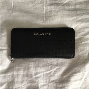 AUTHENTIC Michael Kors wallet