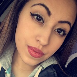 Meet your Posher, Vanessa