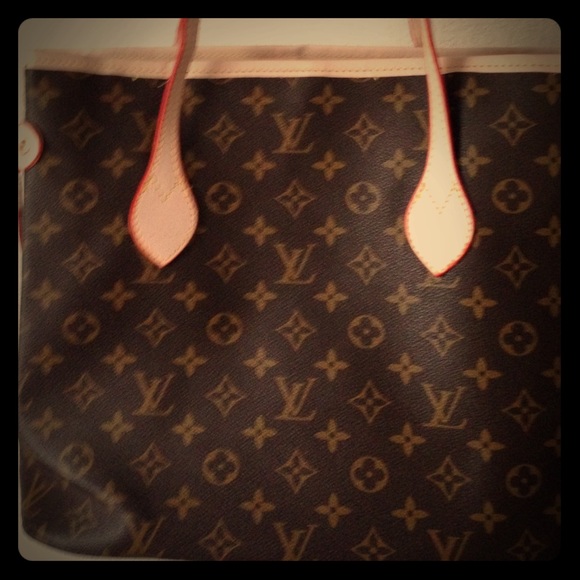 Medium size handbag**Sold on another site**