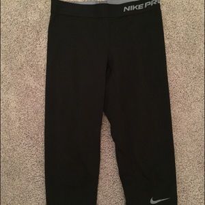 Cropped Black Nike Leggings