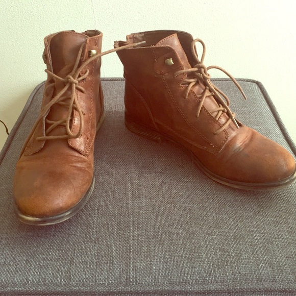 Size 8 crown vintage boots