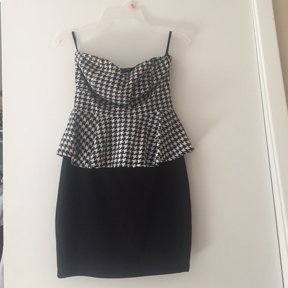 Strapless peplum mini dress - Picture 1 of 1
