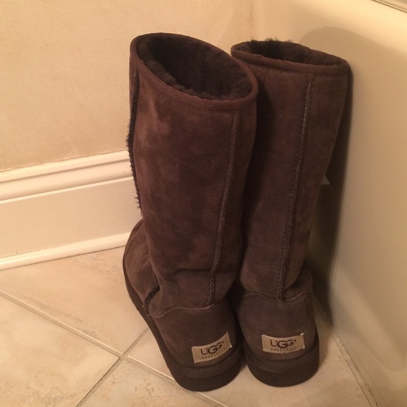 Dark Brown TALL UGG boots !