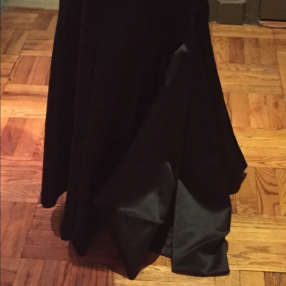 Vera Wang strapless, full length, black tie gown - Picture 2 of 4