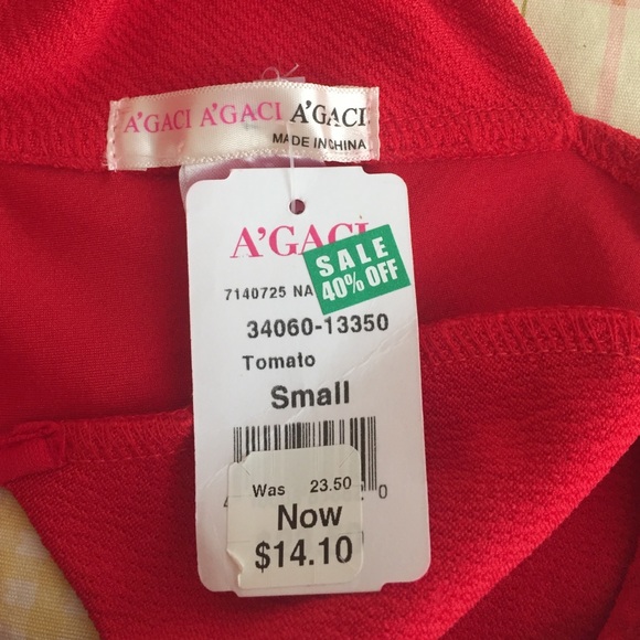 Red backless crop top - Picture 3 of 3