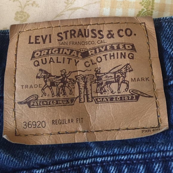 Destroyed dark denim shorts - Picture 3 of 3