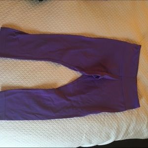 Purple lulu crops! Sz 6 💕