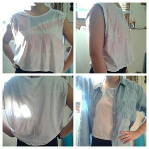 Cropped, short sleeved t-shirt