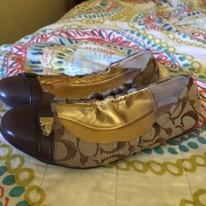 Coach flats