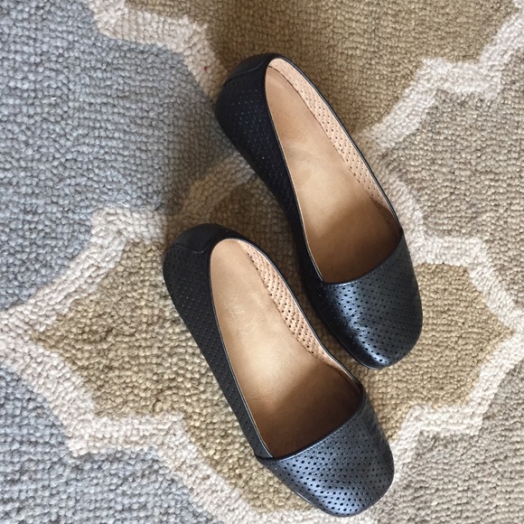 Like New leather Slip On Shoes.