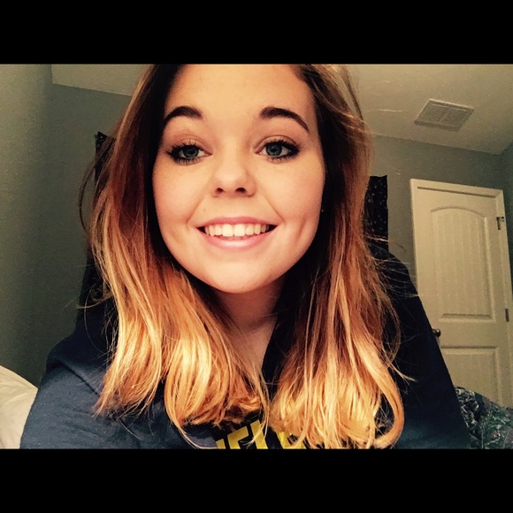 Meet your Posher, Isabelle - Picture 1 of 1