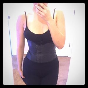 Ann Chery Corset