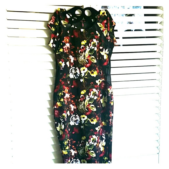 Material Girl Dresses & Skirts - MATERIAL GIRL- Flowery Print Dress w/sheer back