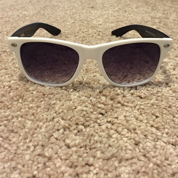 Foster grant sunglasses