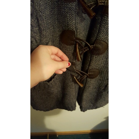 SALE🎉Comfy Gray Sweater - Picture 3 of 4