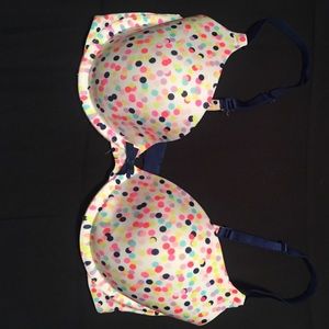 Victoria Secret 32D Bra