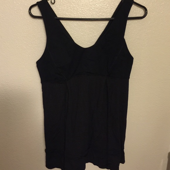 NWOT Lululemon top