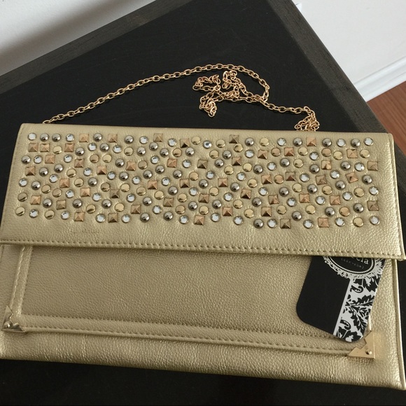 🎉SOLD🎉 Goldie Clutch Bag - Picture 2 of 4