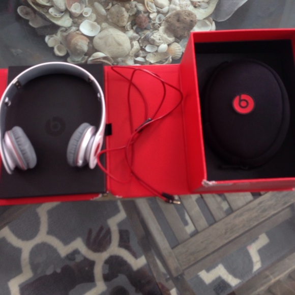 Beats by Dre solo headphones