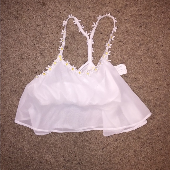 white crop top - Picture 1 of 2
