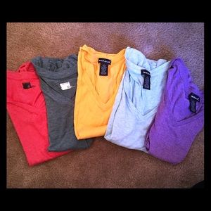 Bundle! 5 basic v-neck tees