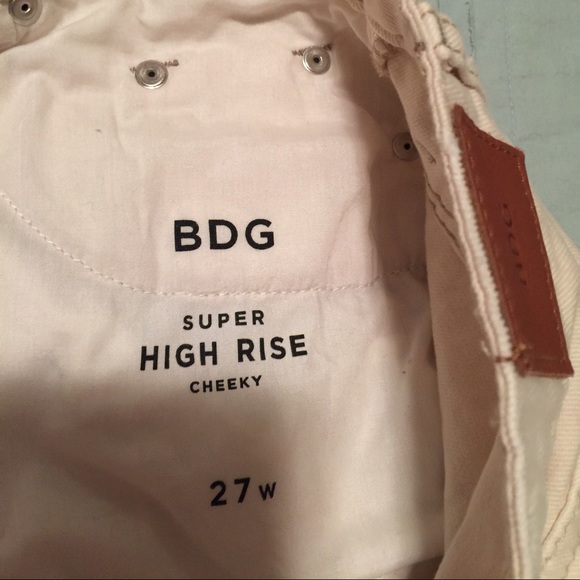 Urban Outfitters high rise short- Size 27 - Picture 3 of 3