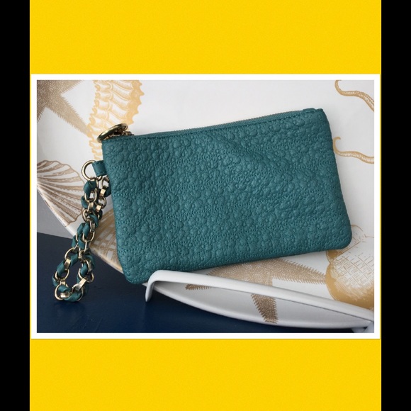Beach blue clutch