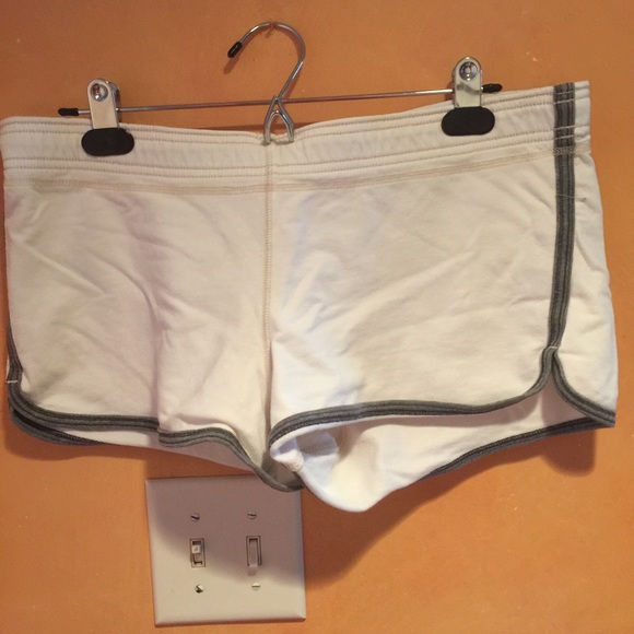 Abercrombie & Fitch Pants - Abercrombie and Fitch shorts
