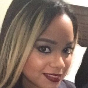 Meet your Posher, Yanet