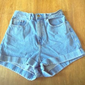 Super cute high rise denim shorts