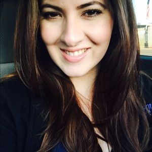 Meet your Posher, Mirtha