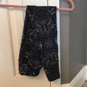 Lularoe One Size leggings, blue