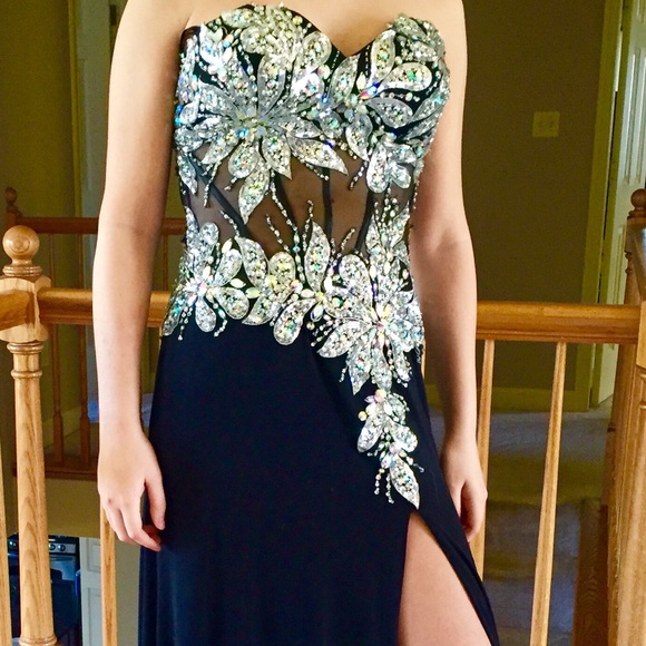 Beautiful prom dress, a Camille La Vie Dress!! - Picture 3 of 4