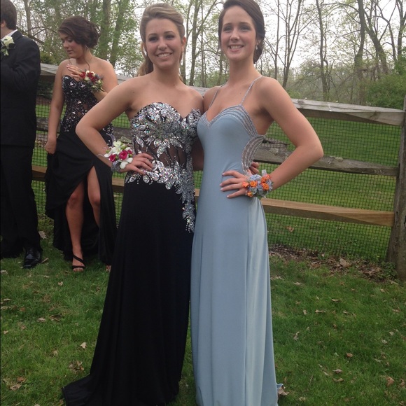 Beautiful prom dress, a Camille La Vie Dress!! - Picture 4 of 4