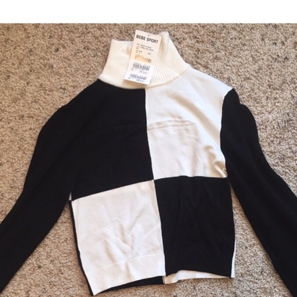 Bebe turtle beck crop top