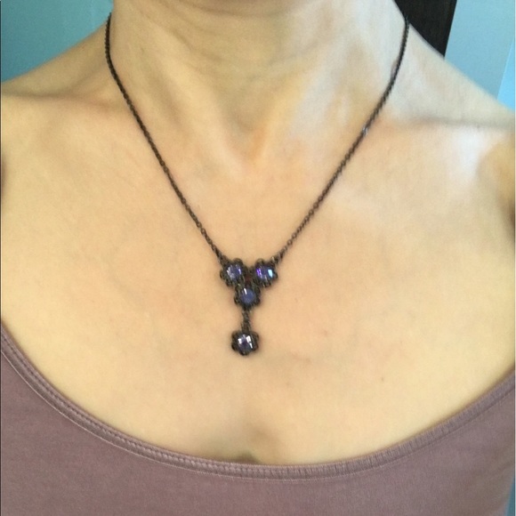 🌸 Vintage  Flower Necklace - Picture 2 of 4